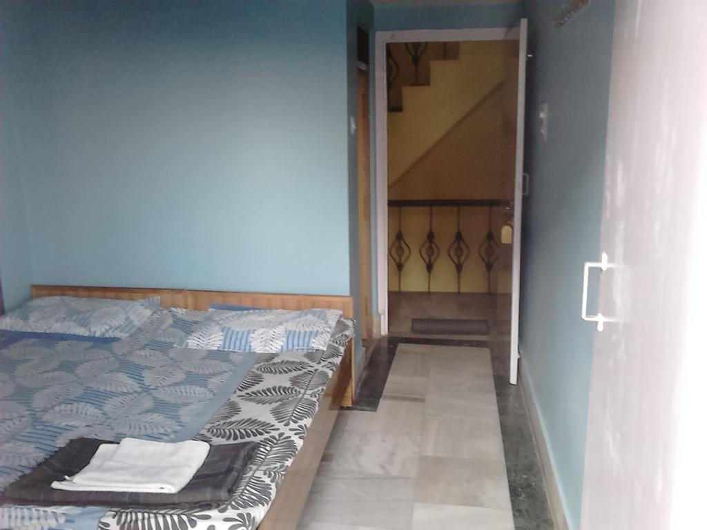Leela Guest House Varanasi Ruang foto