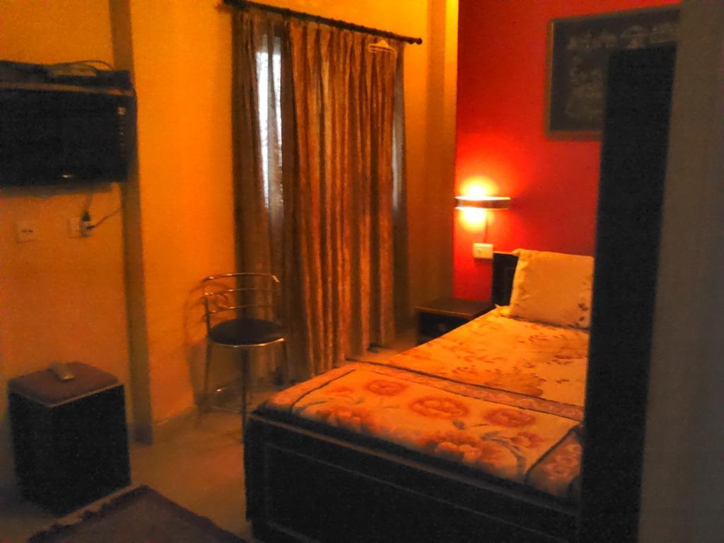 Leela Guest House Varanasi Ruang foto