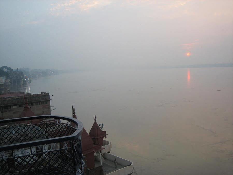 Leela Guest House Varanasi Bagian luar foto