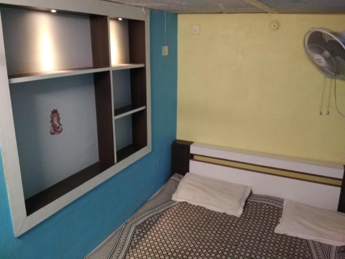 Leela Guest House Varanasi Bagian luar foto